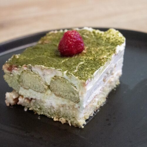 Matcha Tiramisu mit Erdbeeren und Himbeeren Rezept