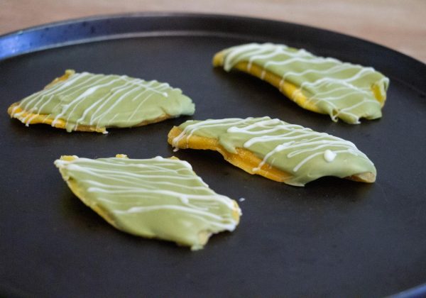 Mango mit Matcha Schokolade überzogen Rezept