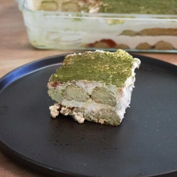 Matcha Tiramisu mit Erdbeeren und Himbeeren Rezept