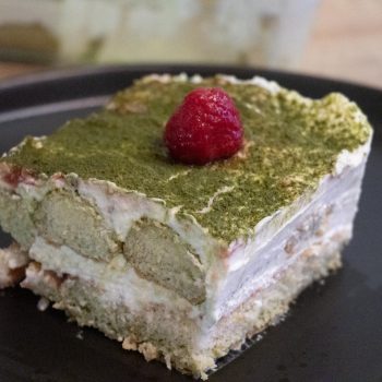 Matcha Tiramisu mit Erdbeeren und Himbeeren Rezept